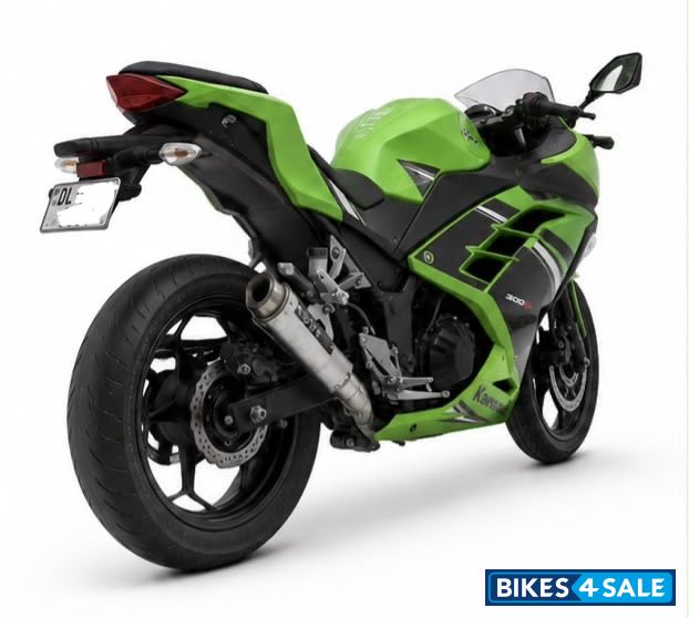 Lime Green Kawasaki Ninja 300 BS6 Lime Green Kawasaki Ninja 300 BS6