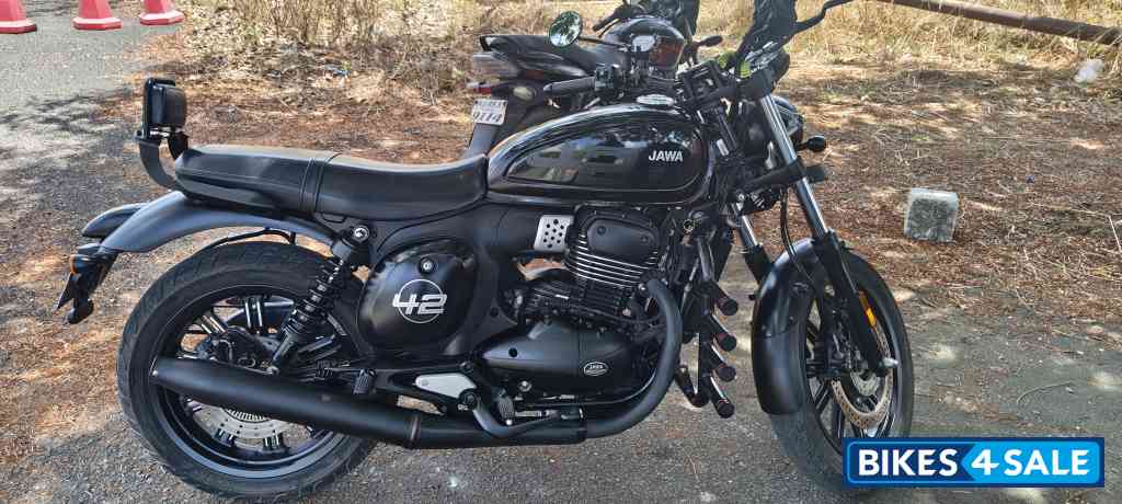 Black Jawa 42 FJ