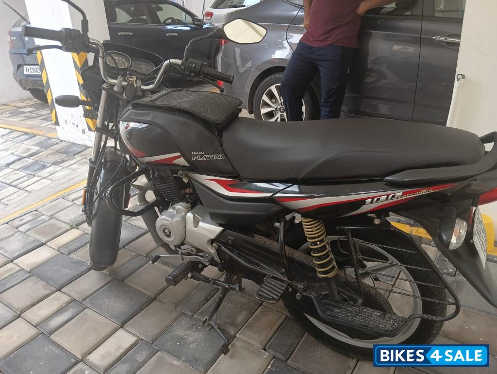 Black Bajaj Platina 100 ES BS6