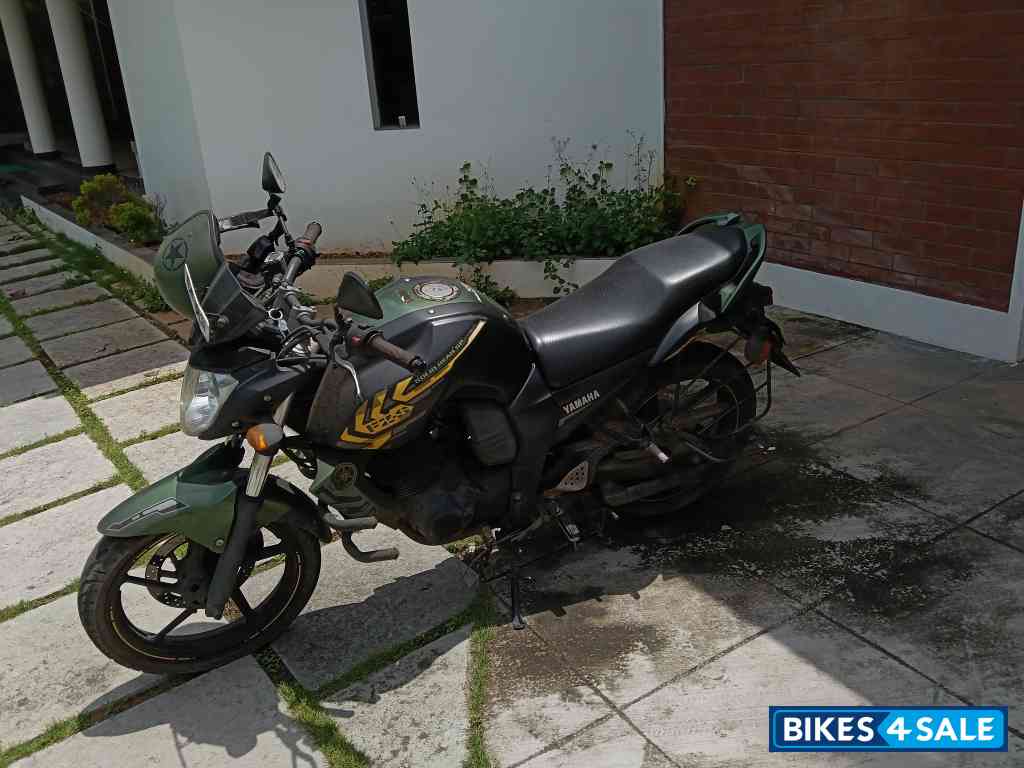 Yamaha FZ