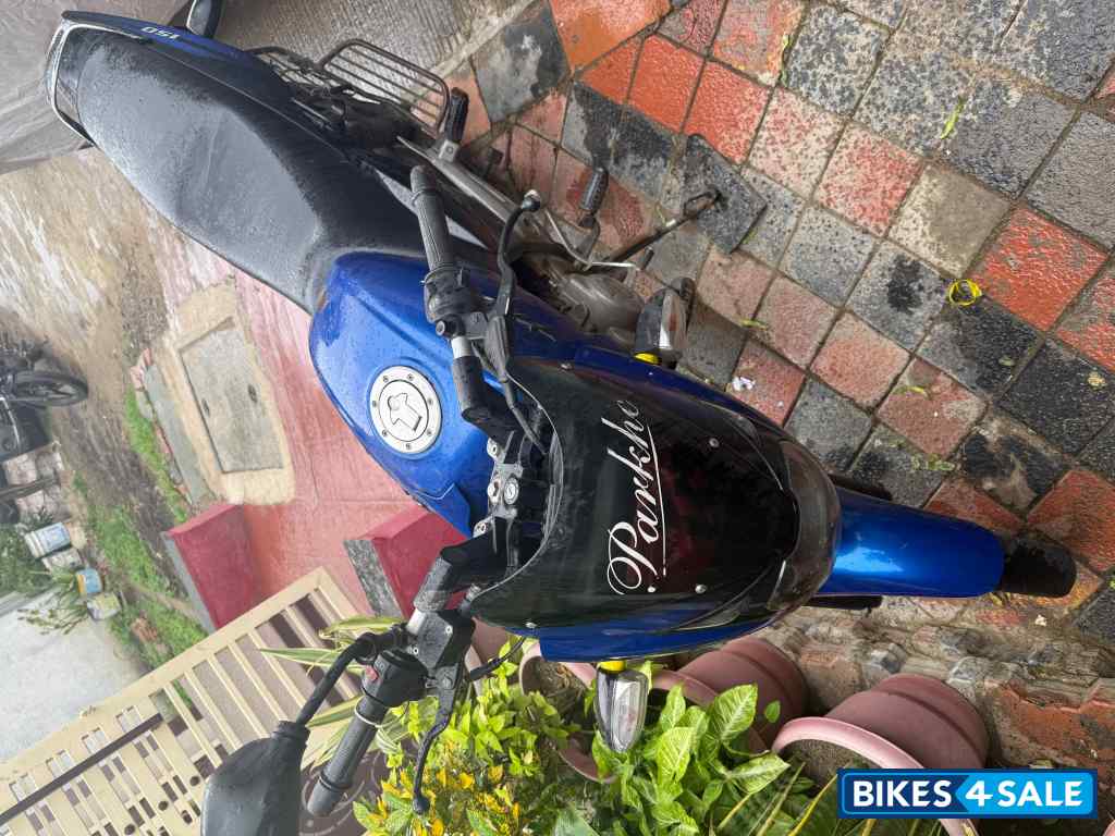 Blue Bajaj Pulsar 150 Blue Bajaj Pulsar 150