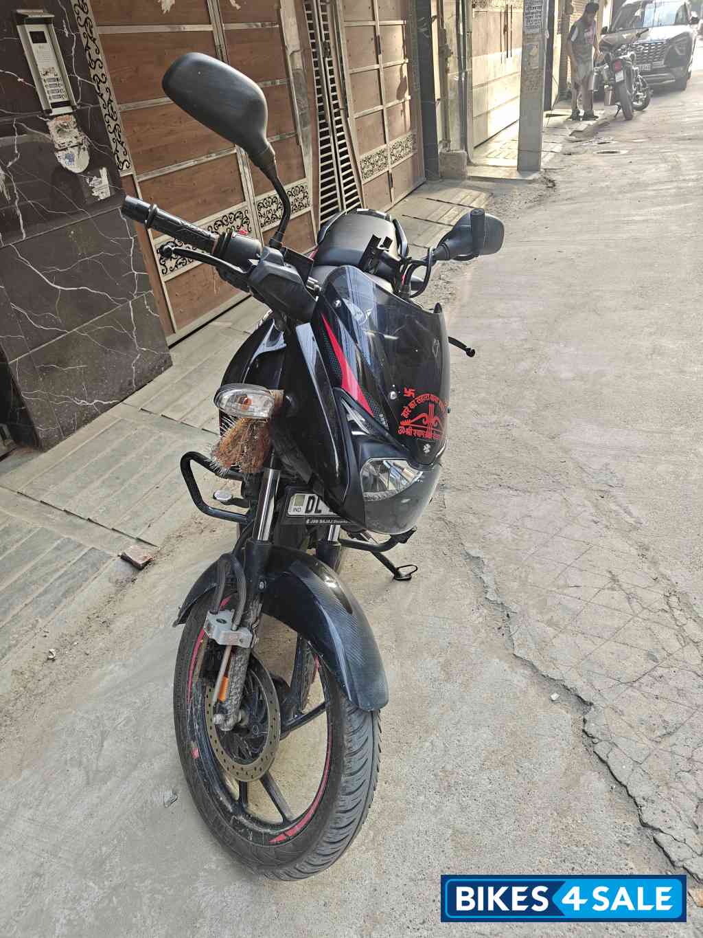 Red Black Bajaj Pulsar 125 Carbon Fibre Disc Split Seat