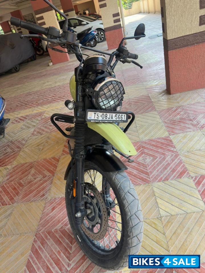 Outlaw Olive Yezdi Scrambler Single Tone