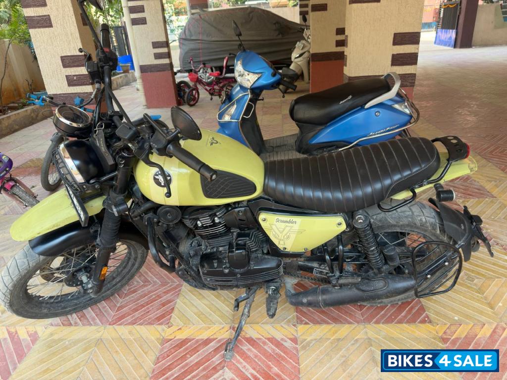 Outlaw Olive Yezdi Scrambler Single Tone Outlaw Olive Yezdi Scrambler Single Tone