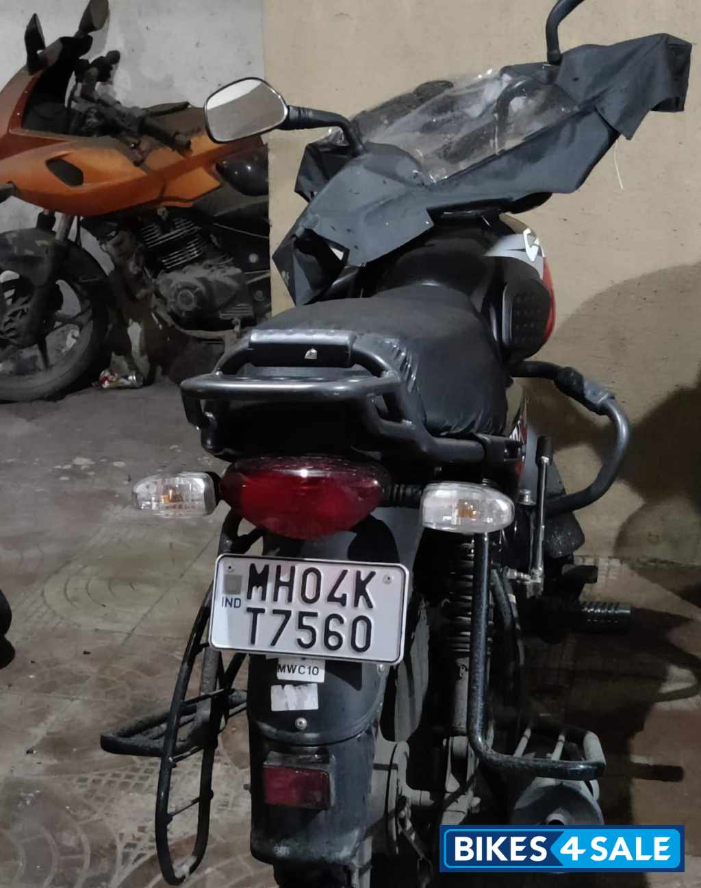 Black Bajaj CT110X
