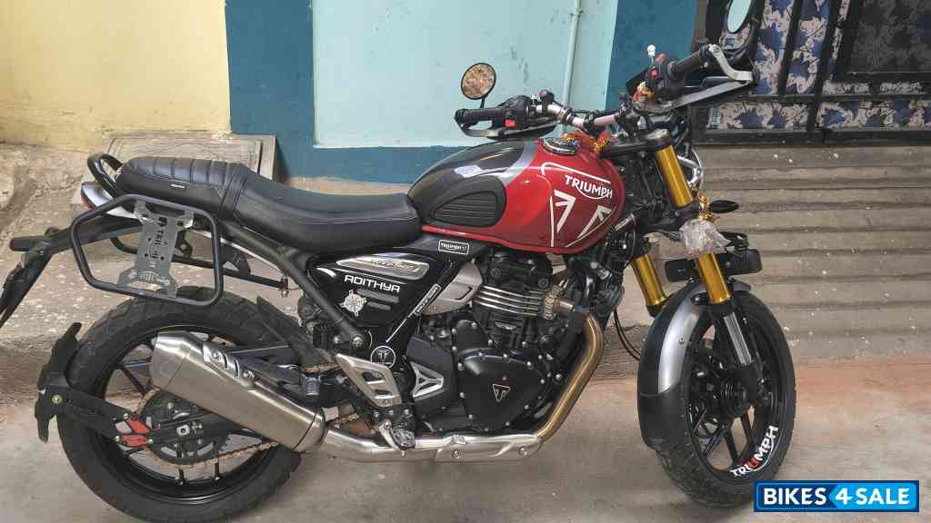 Candy Red Triumph Speed 400 Candy Red Triumph Speed 400