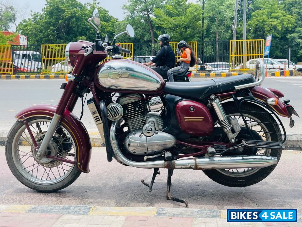 Maroon Jawa 350