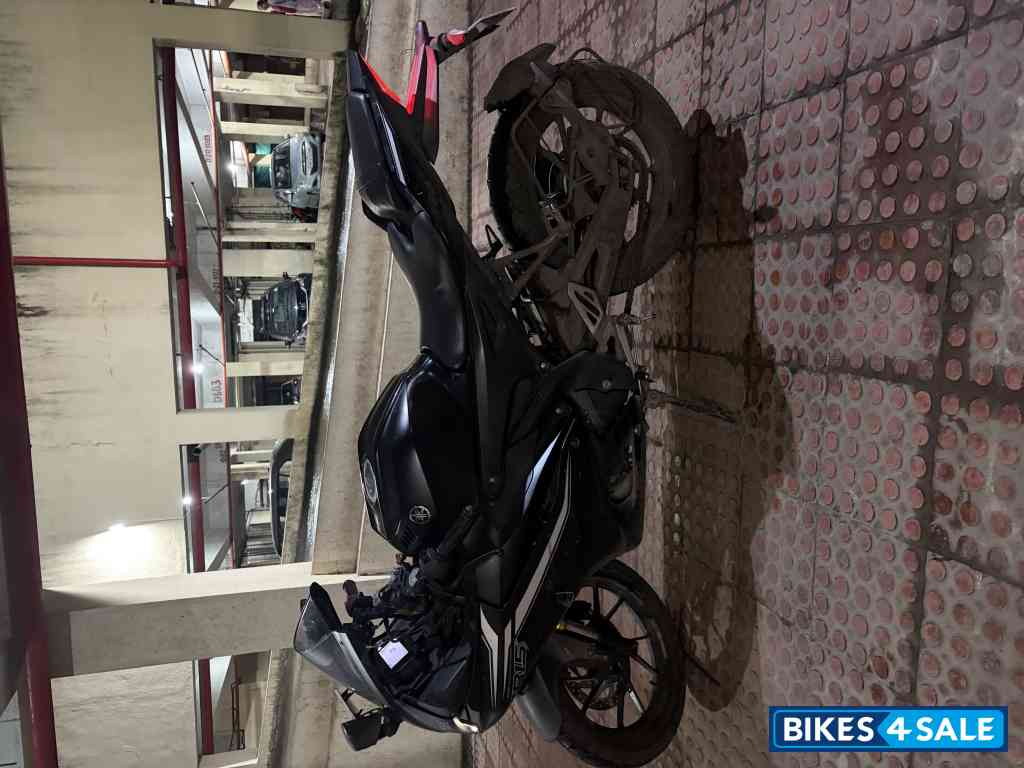 Yamaha R15 V4
