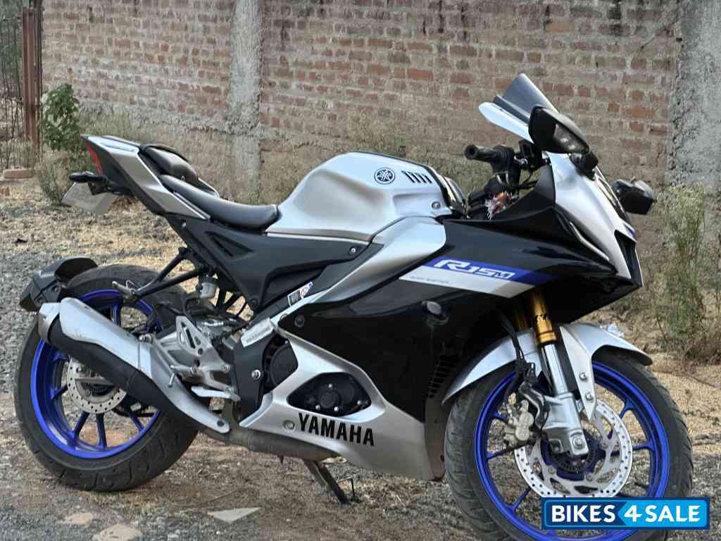 Yamaha R15M