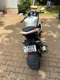 Polar White BMW G 310 RR