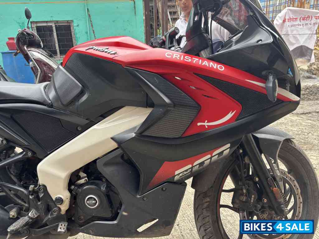 Red Bajaj Pulsar RS 200 BS6