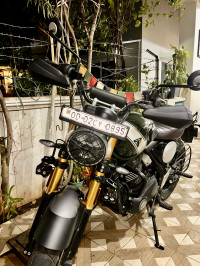 Green Triumph Scrambler 400 X