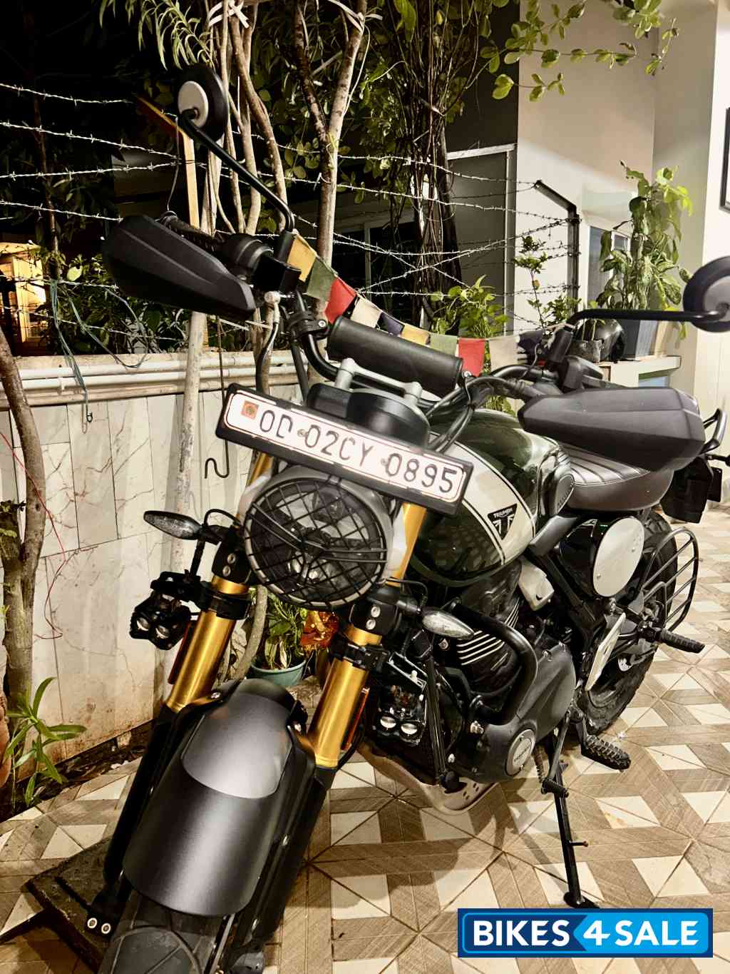 Green Triumph Scrambler 400 X Green Triumph Scrambler 400 X