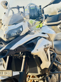 White Benelli TRK 502