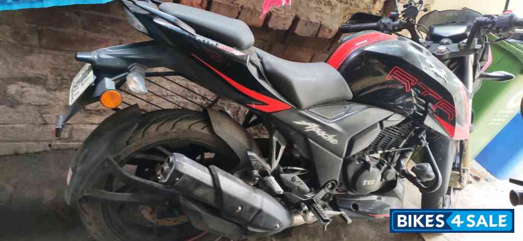 Black TVS Apache RTR 200 4V ABS Race Edition 2.0