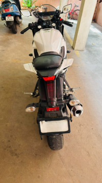 Yamaha R15 V4