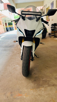 Yamaha R15 V4