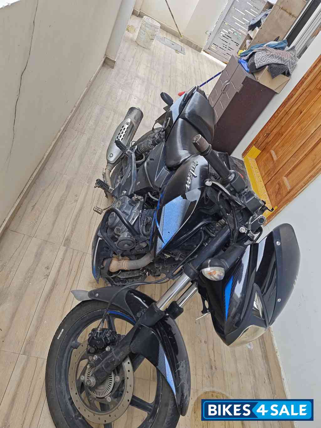 Black And Blue Bajaj Pulsar 150 Twin Disc BS6