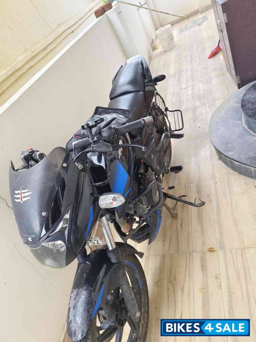 Black And Blue Bajaj Pulsar 150 Twin Disc BS6 Black And Blue Bajaj Pulsar 150 Twin Disc BS6