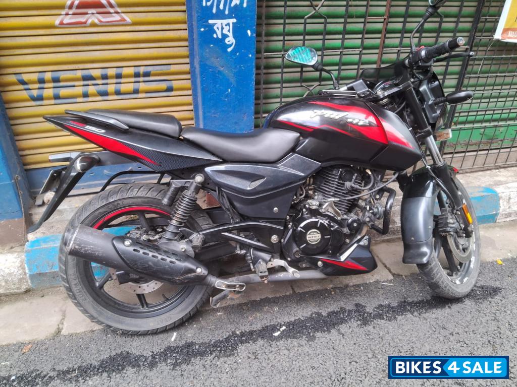 Bajaj Pulsar 150 BS6
