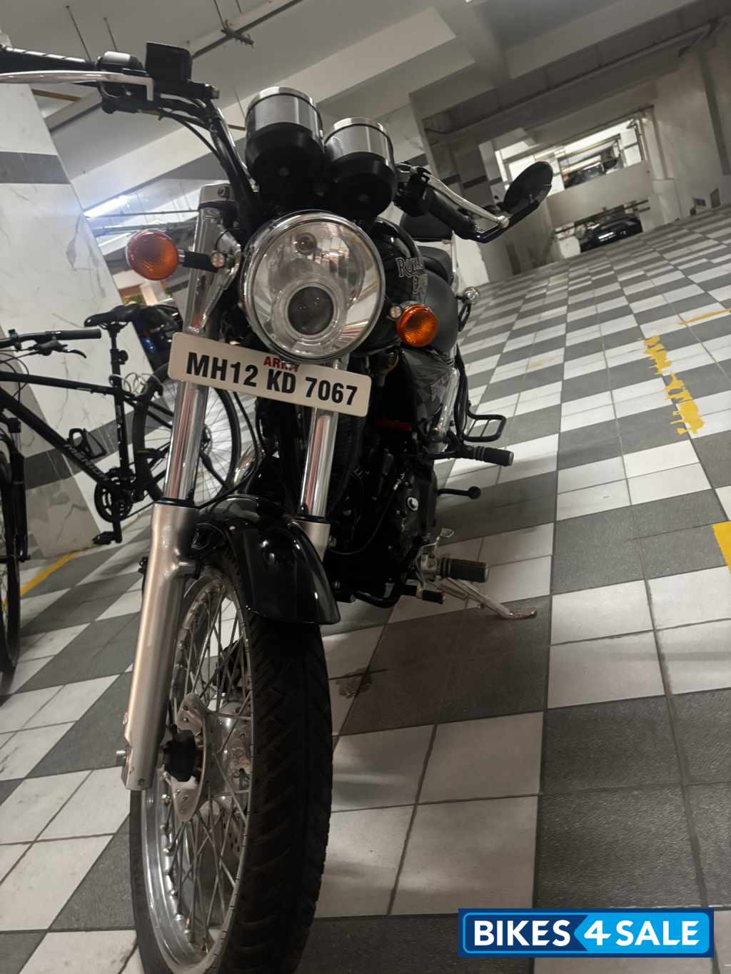 Royal Enfield Thunderbird 350 Royal Enfield Thunderbird 350