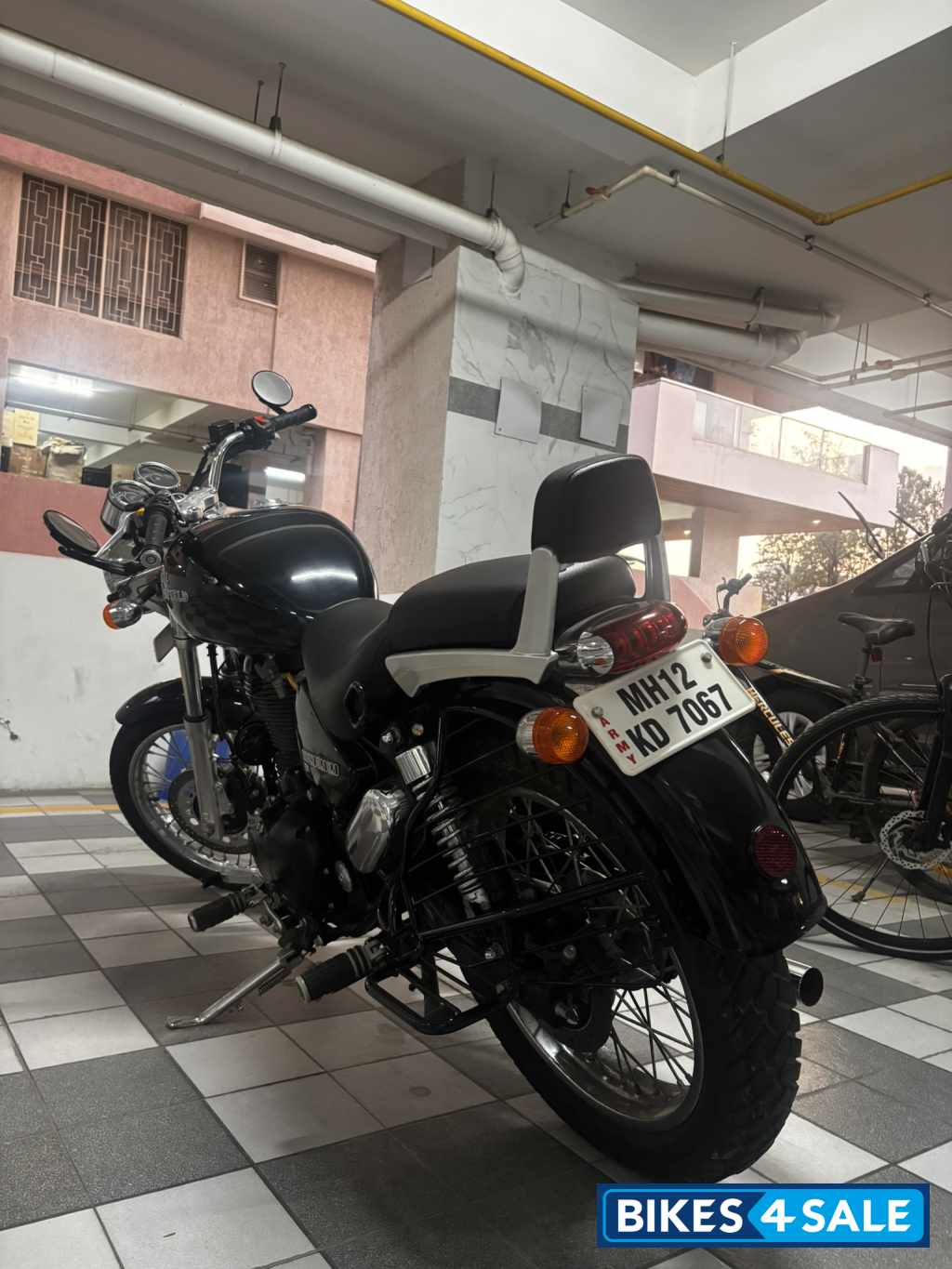 Royal Enfield Thunderbird 350 Royal Enfield Thunderbird 350
