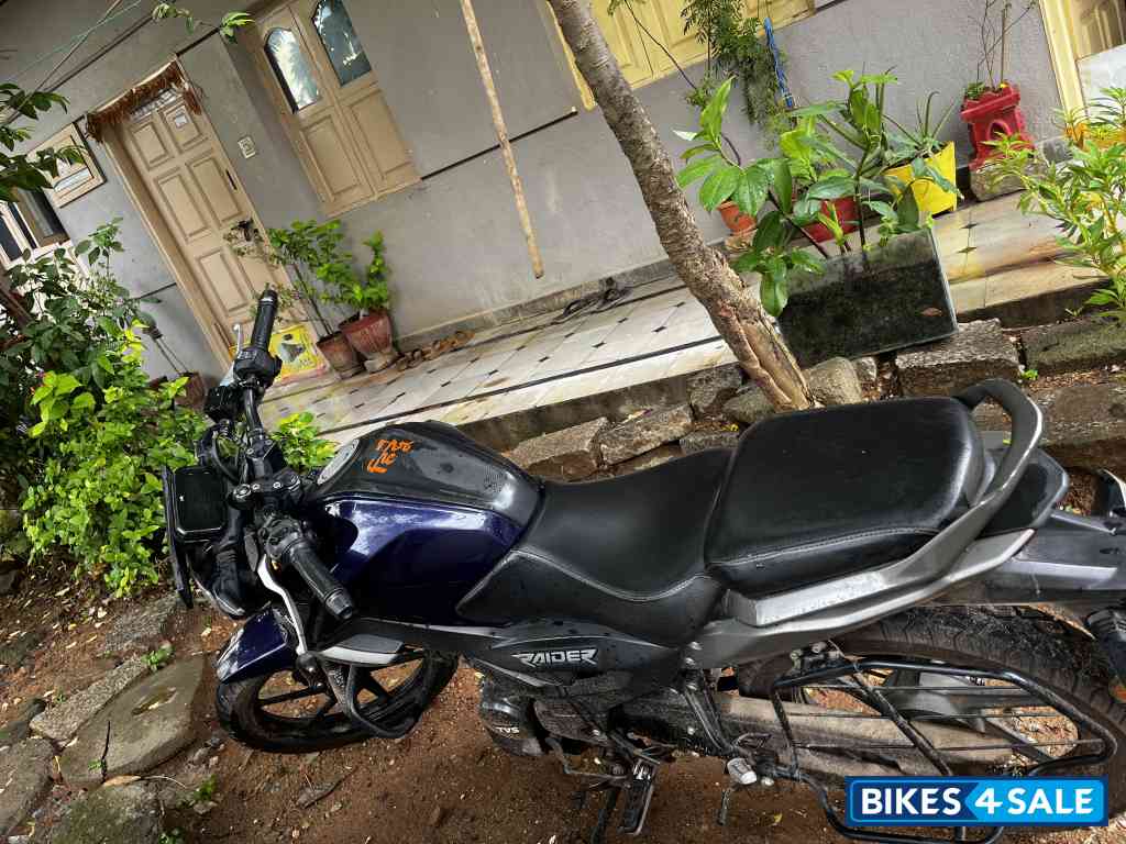 Blazing Blue TVS Raider Split Seat