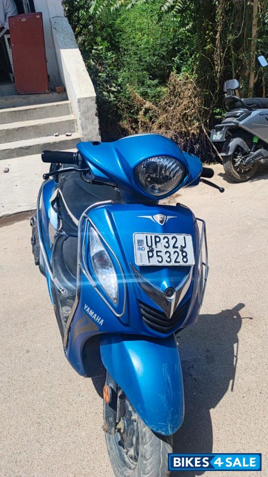 Blue Yamaha Fascino