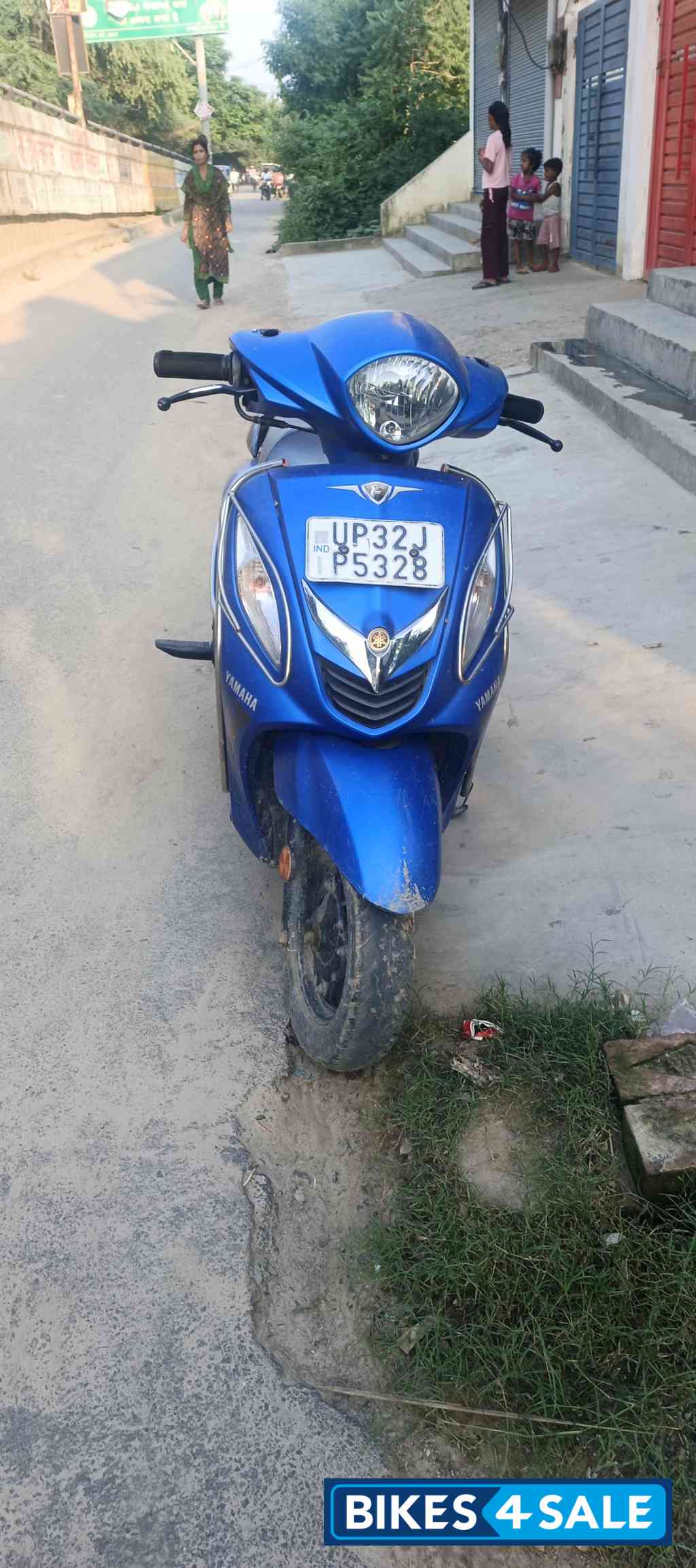 Blue Yamaha Fascino