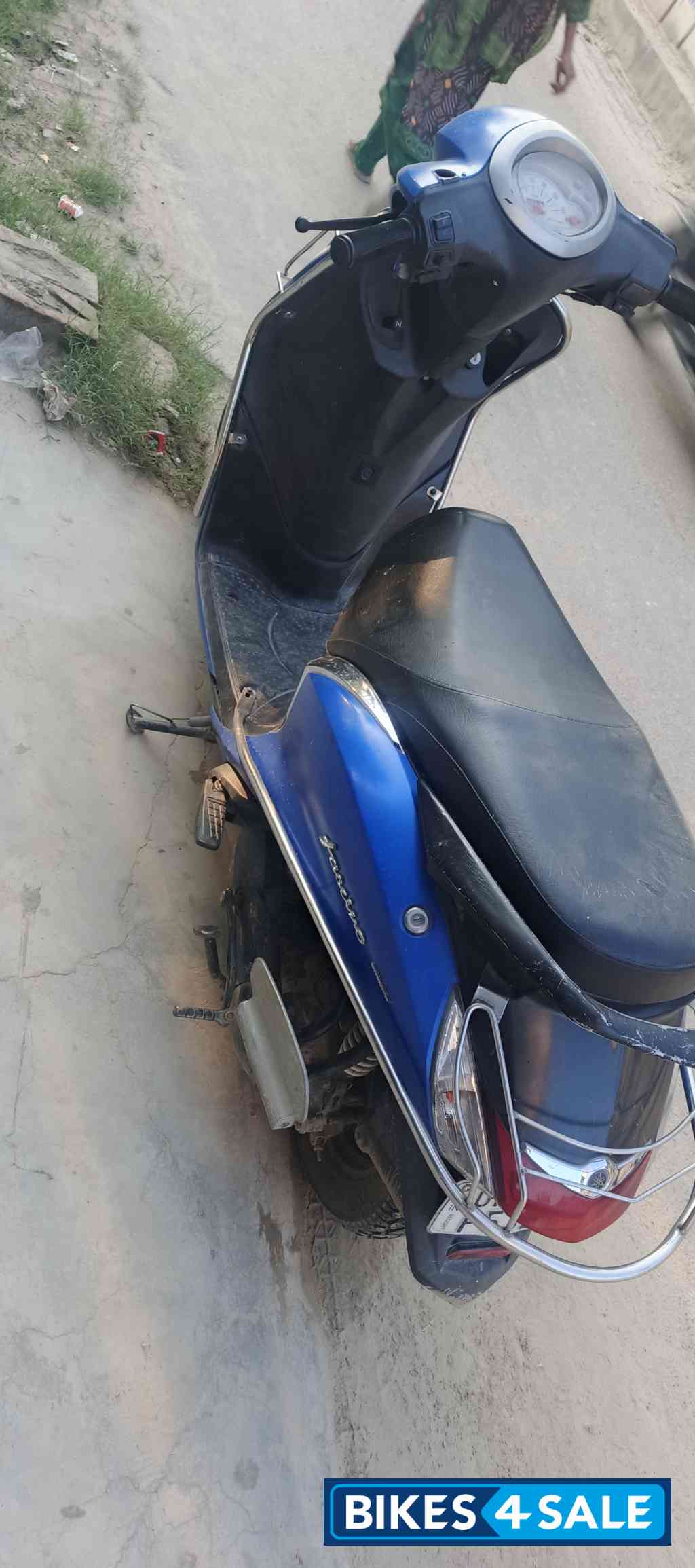 Blue Yamaha Fascino