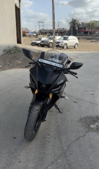 Matte Black Yamaha R15 V4