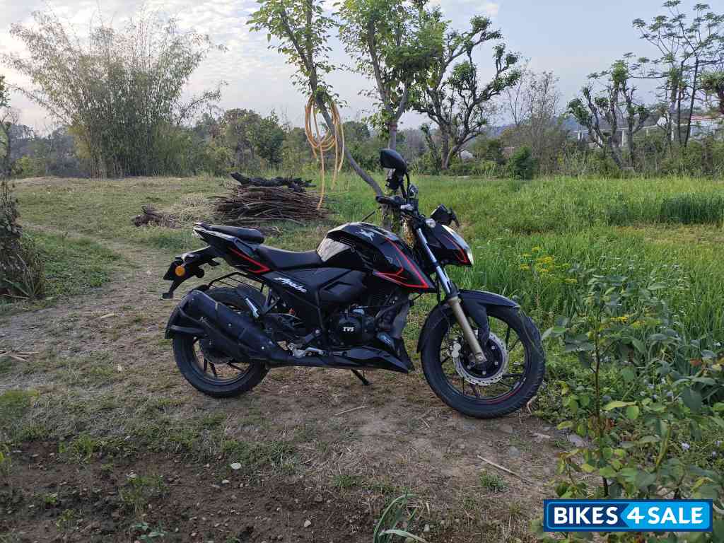 Black TVS Apache RTR 200 4V ABS