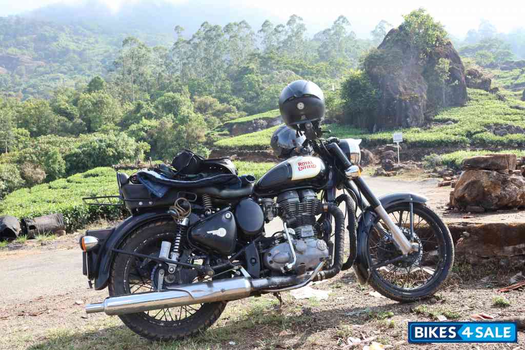 Black Royal Enfield Classic 350