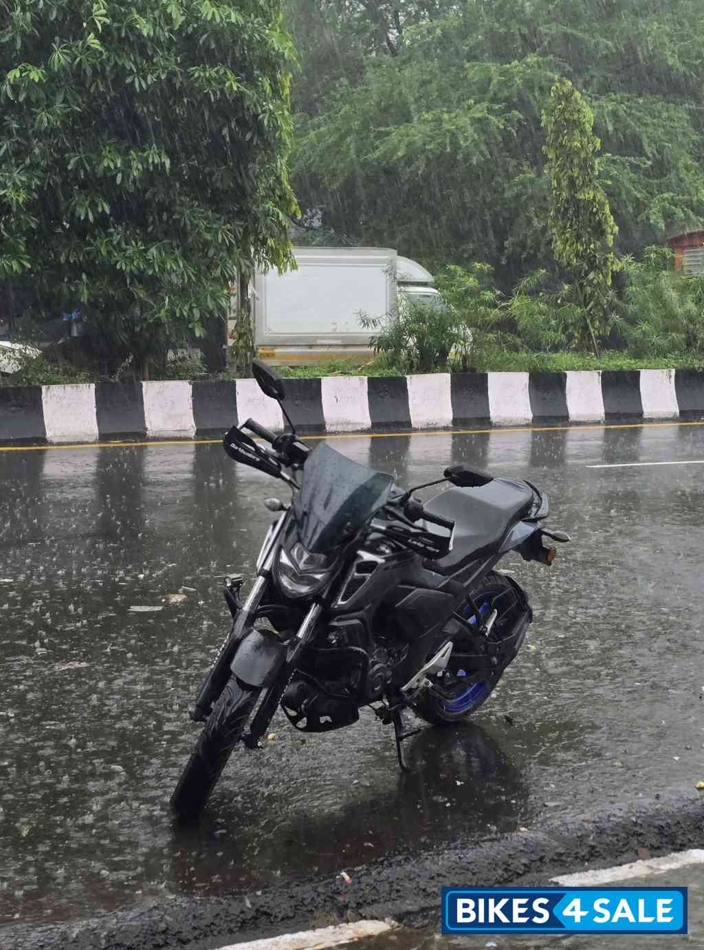 Pastel Grey Yamaha FZ-S FI V3