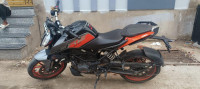 Orange KTM Duke 200 2024