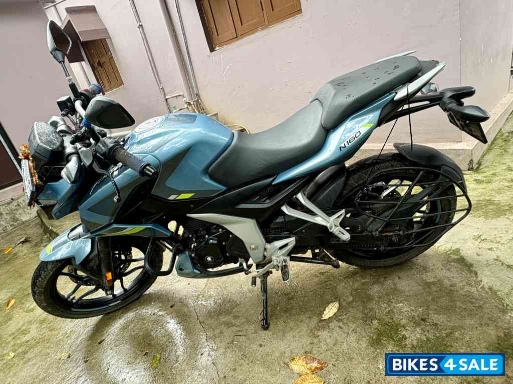 Bajaj Pulsar N160