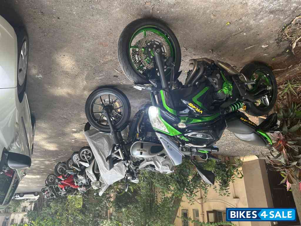 Black & Green Kawasaki ER-6n