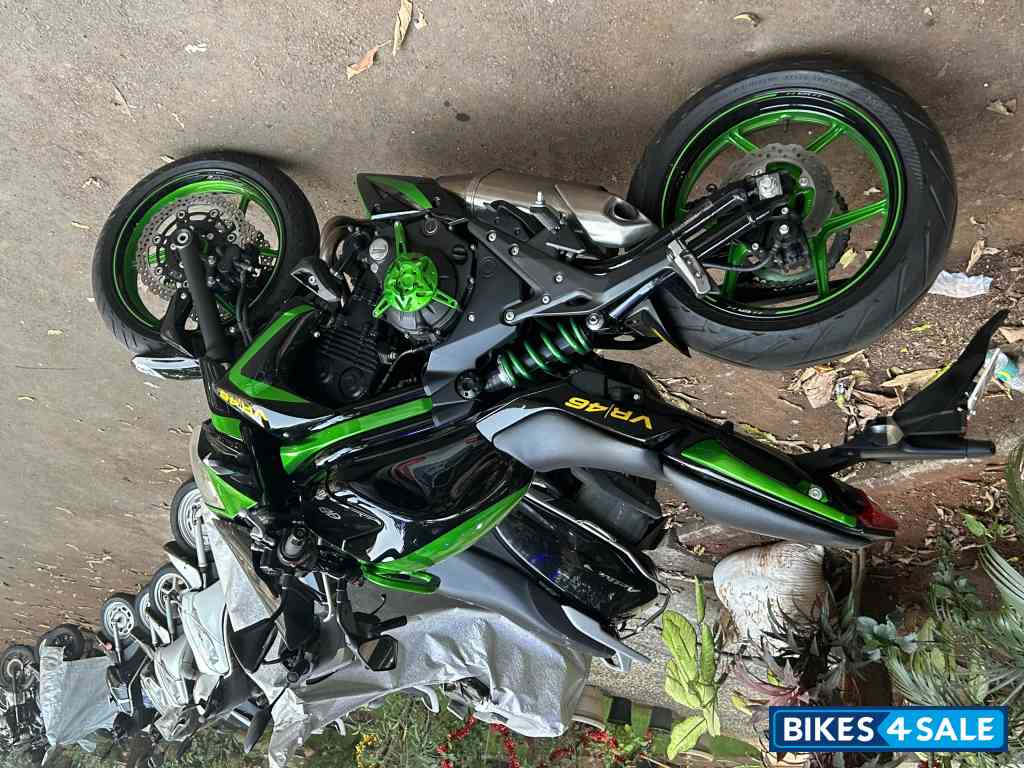 Black & Green Kawasaki ER-6n