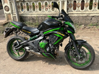 Black & Green Kawasaki ER-6n