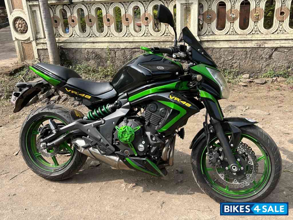 Black & Green Kawasaki ER-6n