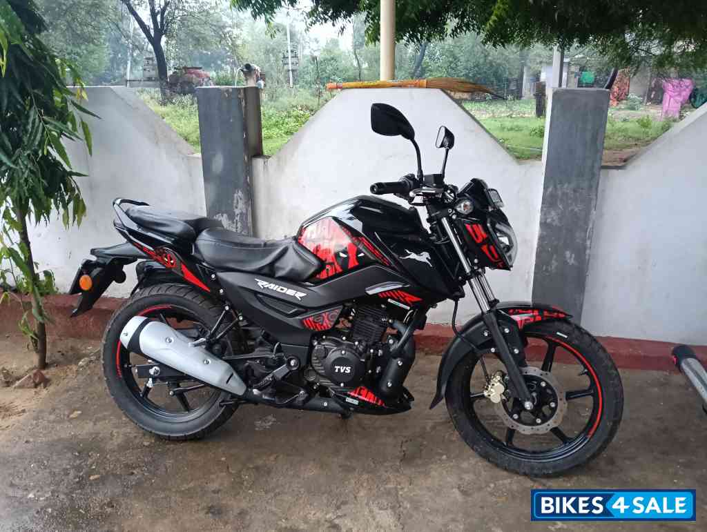 TVS Raider Deadpool Edition