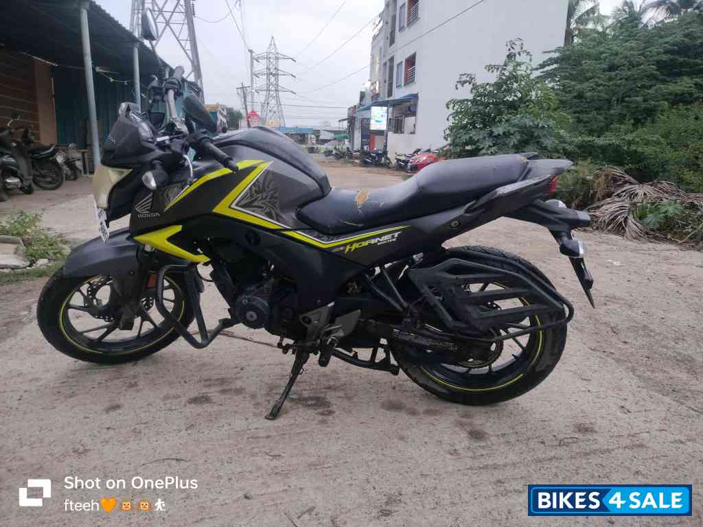 Green Honda CB Hornet 160R Green Honda CB Hornet 160R