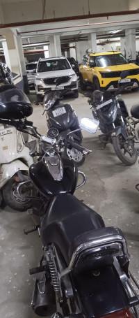 Bajaj Avenger 220 DTS-i