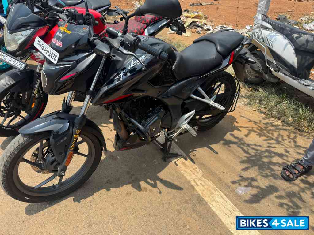 Bajaj Pulsar P150 Twin Disc Split Seat