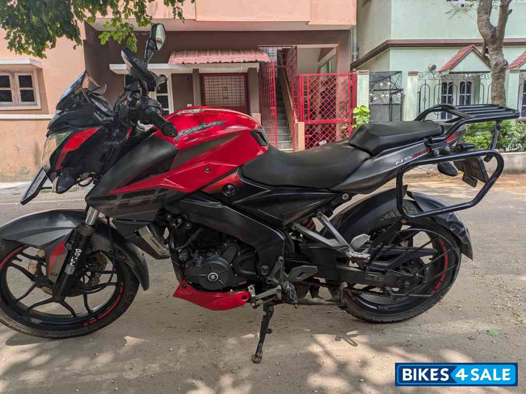 Bajaj Pulsar 200 NS