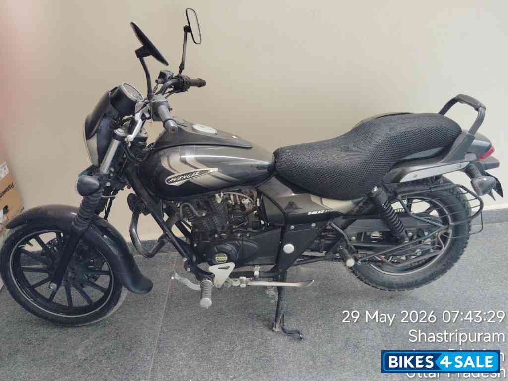 Black Bajaj Avenger Street 160 Black Bajaj Avenger Street 160