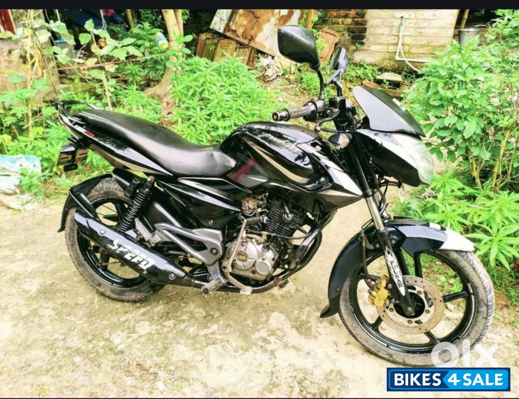 Ebony Black Bajaj Pulsar 135LS