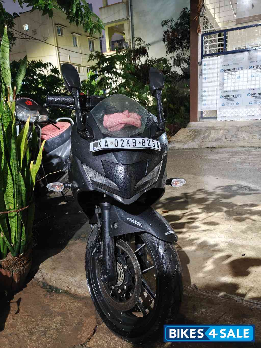 Suzuki Gixxer SF 250 Suzuki Gixxer SF 250