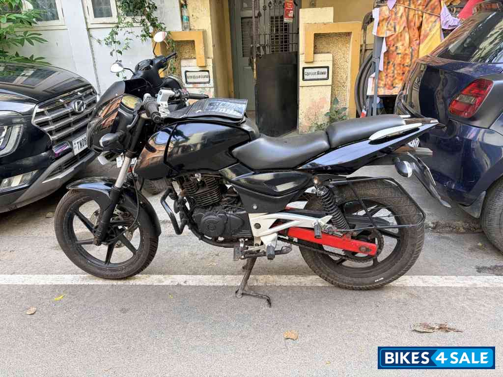 Black Bajaj Pulsar 180 DTSi Black Bajaj Pulsar 180 DTSi