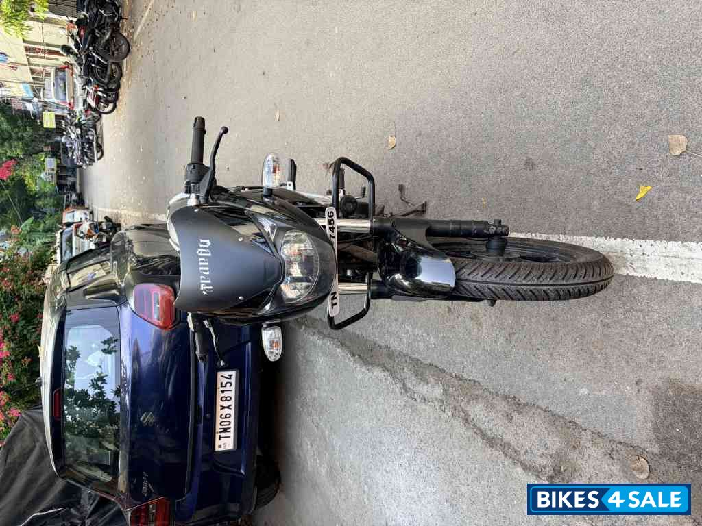 Black Bajaj Pulsar 180 DTSi Black Bajaj Pulsar 180 DTSi